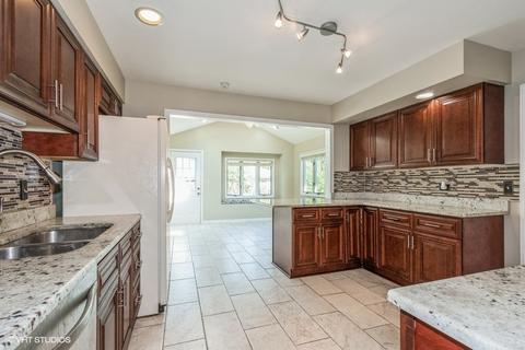 990 Harrison Ln, Hoffman Estates, IL 60192 photo 9