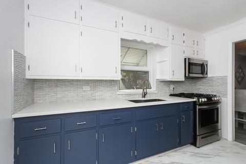 703 S Gables Blvd, Wheaton, IL 60189 photo 9