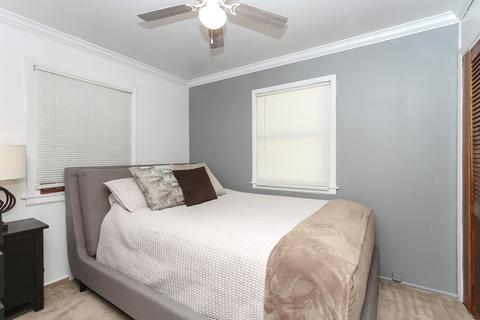 703 S Gables Blvd, Wheaton, IL 60189 photo 16