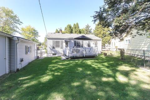 703 S Gables Blvd, Wheaton, IL 60189 photo 2