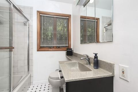 703 S Gables Blvd, Wheaton, IL 60189 photo 15