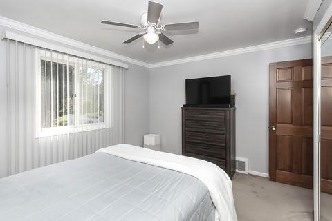 703 S Gables Blvd, Wheaton, IL 60189 photo 14