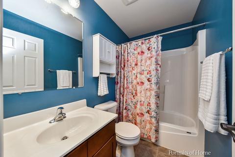 422 Acushnet St, Elgin, IL 60124 photo 12