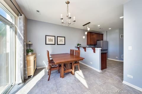 422 Acushnet St, Elgin, IL 60124 photo 4