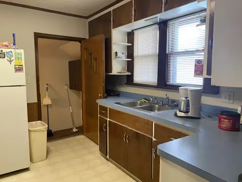 228 W 2nd Pl, Spring Valley, IL 61362 photo 4