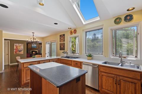 811 Becker Rd, Glenview, IL 60025 photo 6