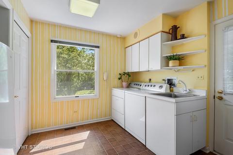 811 Becker Rd, Glenview, IL 60025 photo 10