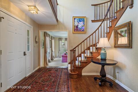 811 Becker Rd, Glenview, IL 60025 photo 2