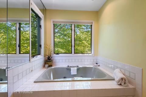 811 Becker Rd, Glenview, IL 60025 photo 13