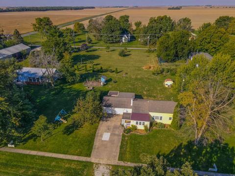 606 S Main St, Long Point, IL 61333 photo 40