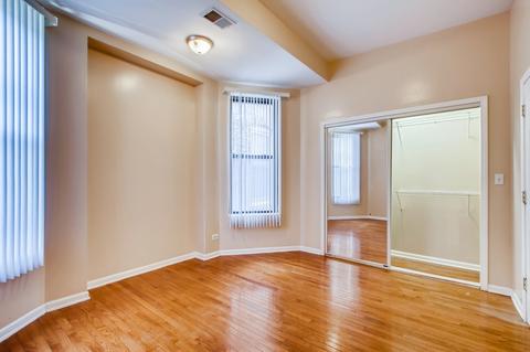 4943 S Champlain Ave, Chicago, IL 60615 photo 8