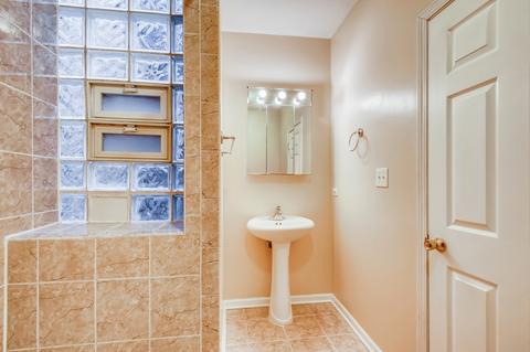 4943 S Champlain Ave, Chicago, IL 60615 photo 10