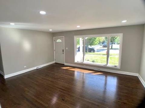 306 E Maple Ave, Roselle, IL 60172 photo 2