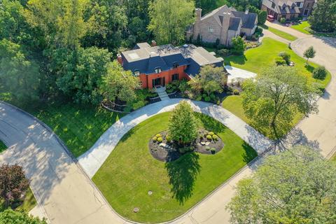 2 Regent Ct, Burr Ridge, IL 60527 photo 2