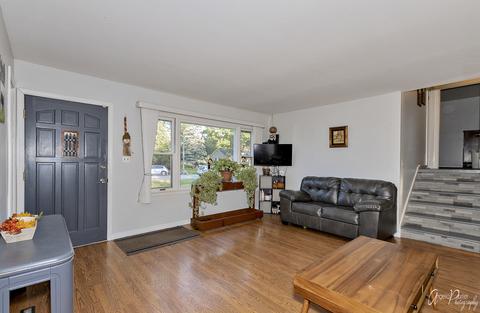 2927 Stilling Blvd, Mchenry, IL 60050 photo 4