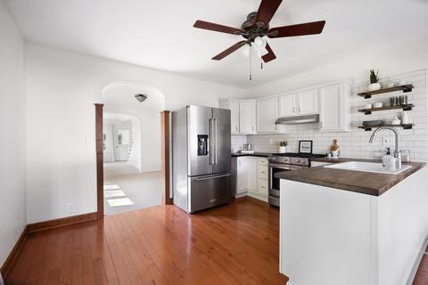 990 Rose Ave, Des Plaines, IL 60016 photo 9