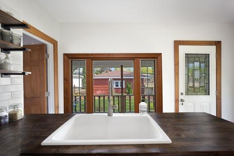 990 Rose Ave, Des Plaines, IL 60016 photo 8