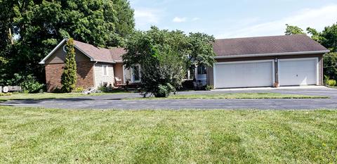 2079 W Potawatomie Trl, Kankakee, IL 60901 photo 1