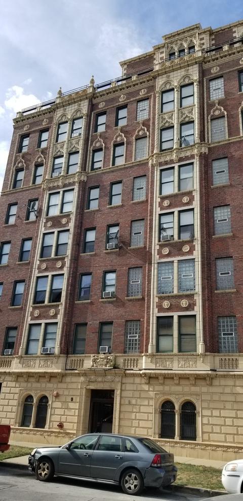 2860 E 76th St #4C, Chicago, IL 60649 photo 1