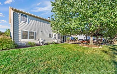 1353 Paddock Pl, Bartlett, IL 60103 photo 4