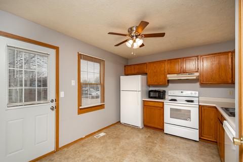 707 Golfcrest Rd #2, Normal, IL 61761 photo 2