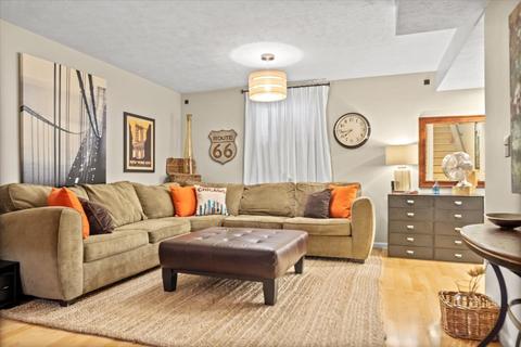 8 Winding Way, Bloomington, IL 61704 photo 2