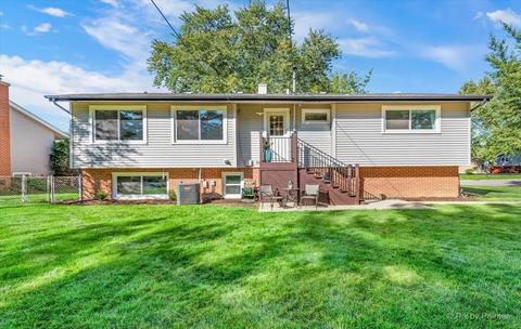 1287 Blackhawk Dr, Elgin, IL 60120 photo 2