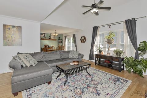 911 W Plum St, Mchenry, IL 60051 photo 6