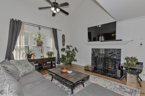 911 W Plum St, Mchenry, IL 60051 photo 4