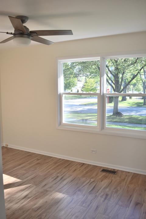110 N Westgate Rd N, Mount Prospect, IL 60056 photo 8