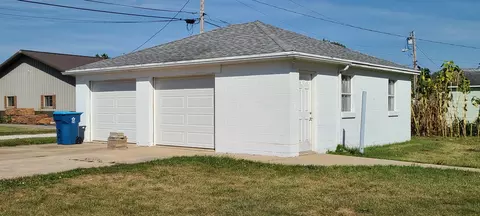 306 E 3rd St, Oglesby, IL 61348 photo 22