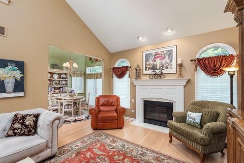 6448 Emerald Ct, Willowbrook, IL 60527 photo 7