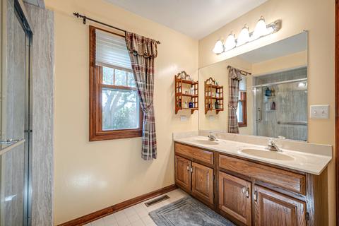 215 Decker Dr, Cary, IL 60013 photo 20