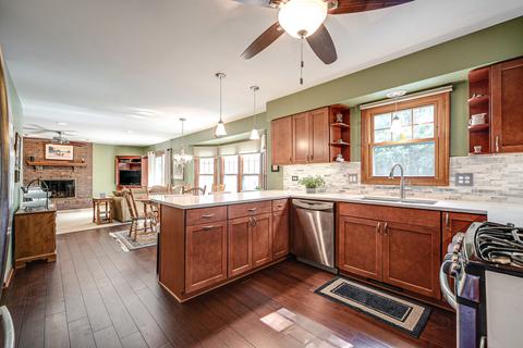 215 Decker Dr, Cary, IL 60013 photo 6