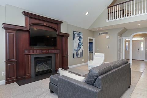 66 Brookstone Cir, Bloomington, IL 61704 photo 3