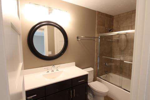 160 Manor Cir, Bloomington, IL 61704 photo 7