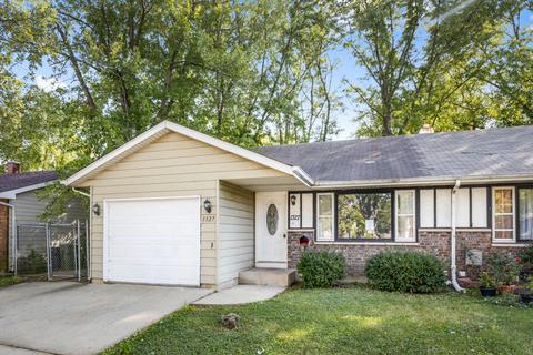 1327 Getzelman Dr, Elgin, IL 60123 photo 1