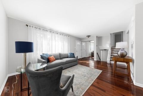 1105 Kent Ct, Wheaton, IL 60189 photo 3