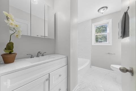 1105 Kent Ct, Wheaton, IL 60189 photo 10