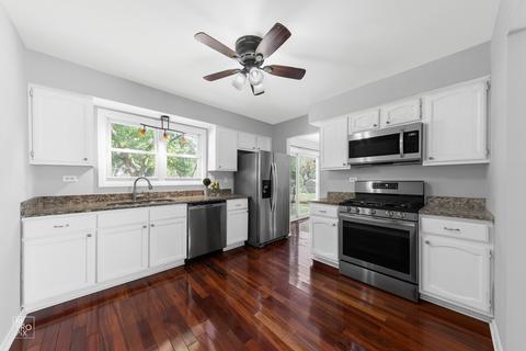 1105 Kent Ct, Wheaton, IL 60189 photo 6