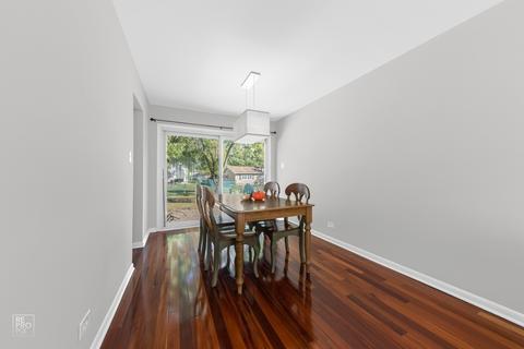 1105 Kent Ct, Wheaton, IL 60189 photo 4