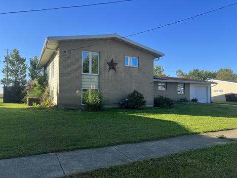 1531 S Pointe Dr, Rantoul, IL 61866 photo 1