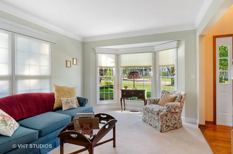817 Lyford Ln, Wheaton, IL 60189 photo 2