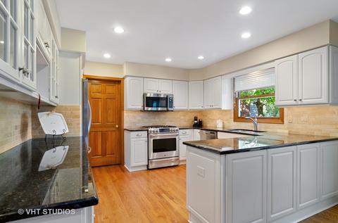 817 Lyford Ln, Wheaton, IL 60189 photo 9
