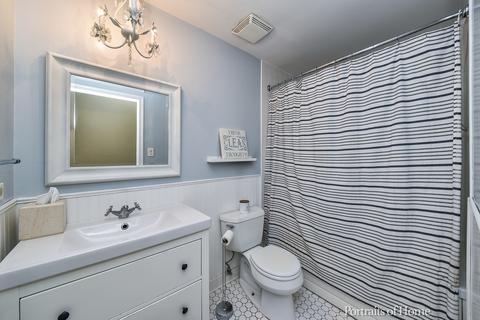 2021 Lancaster Ln, Wheaton, IL 60189 photo 20