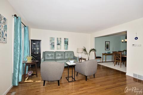 114 Springbrook Ct, Mchenry, IL 60050 photo 4