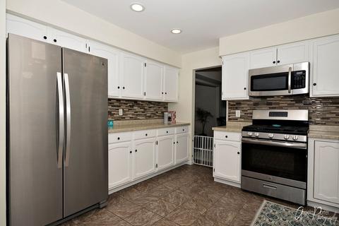 114 Springbrook Ct, Mchenry, IL 60050 photo 7