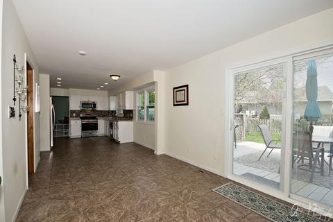 114 Springbrook Ct, Mchenry, IL 60050 photo 13