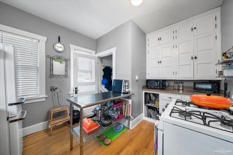 840 Cedar Ave, Elgin, IL 60120 photo 8