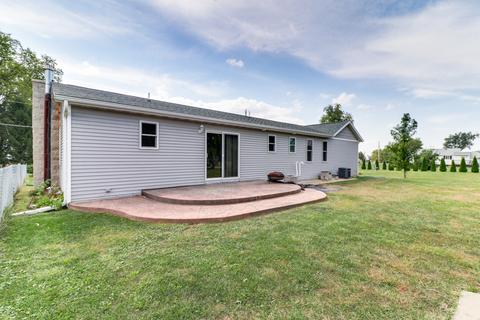 707 E 11th St, Delavan, IL 61734 photo 2